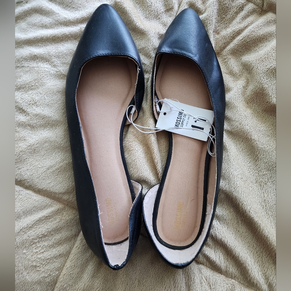 NWT Black flats